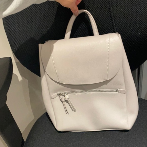 Grey backpack - Picture 1 of 1